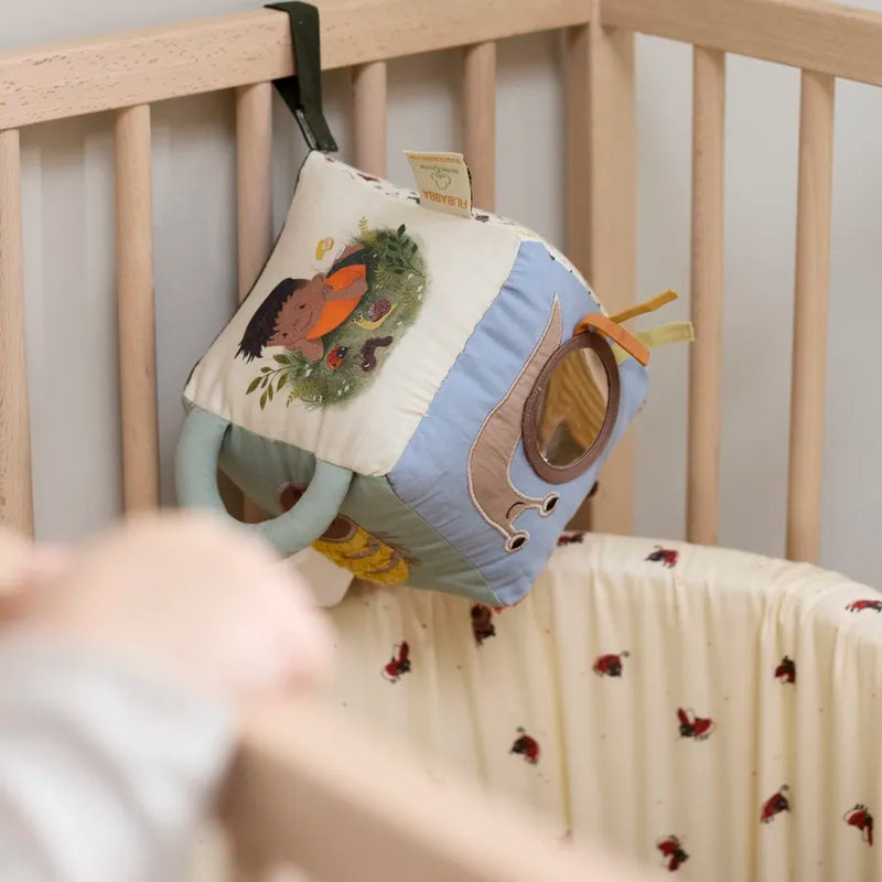 Jucărie senzorială din material textil, Cub, little wonders