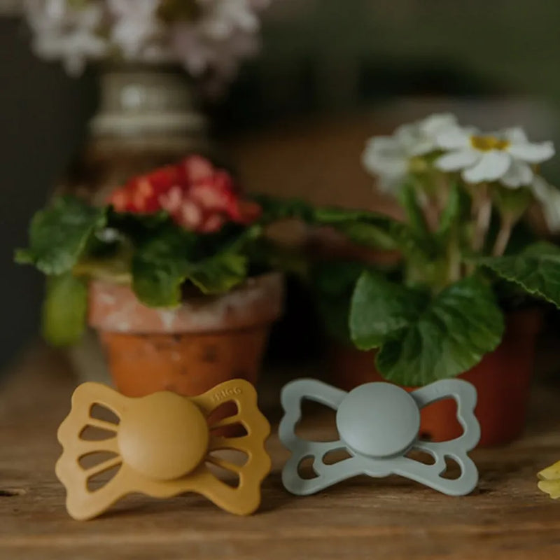 Suzetă ortodontică din silicon Butterfly, sage
